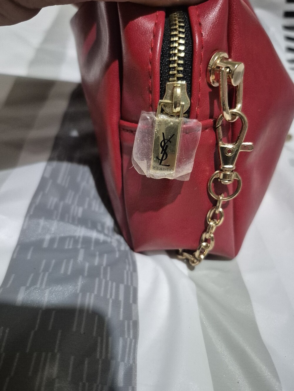 Yves Saint Laurent  Chain Crossbody Beauty Bag - Picture 6 of 9